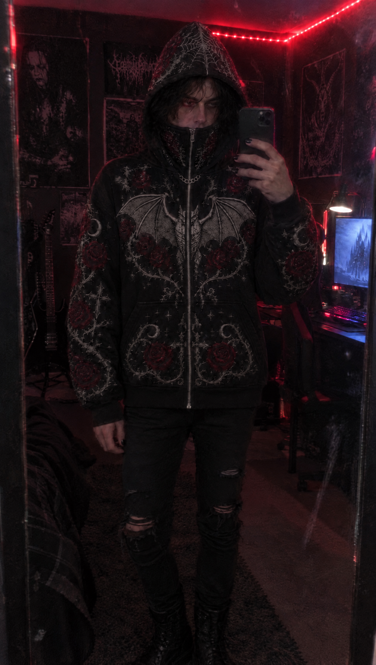 files/v2-ugc-mirror-guy-lofi.png